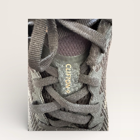 Hoka Women’s Clifton 9 Rose Gold and Black size 9 - Picture 10 of 13